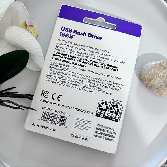 Infinitive USB Flash Drive 16GB Nwt - Picture 2 of 2